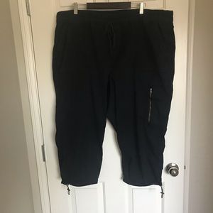 Size 26/28 Lane Bryant Cargo pants/capris